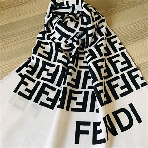 fendi jakarlı şal|Fendi Şal ve Ürünleri .